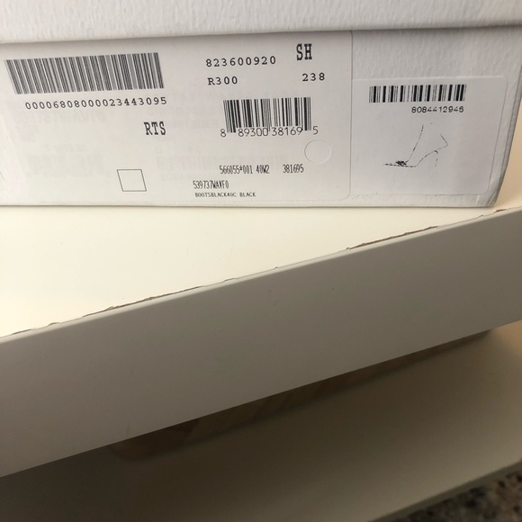 New Balenciaga Knife Logo Embellished Patent Boot - Picture 3 of 3